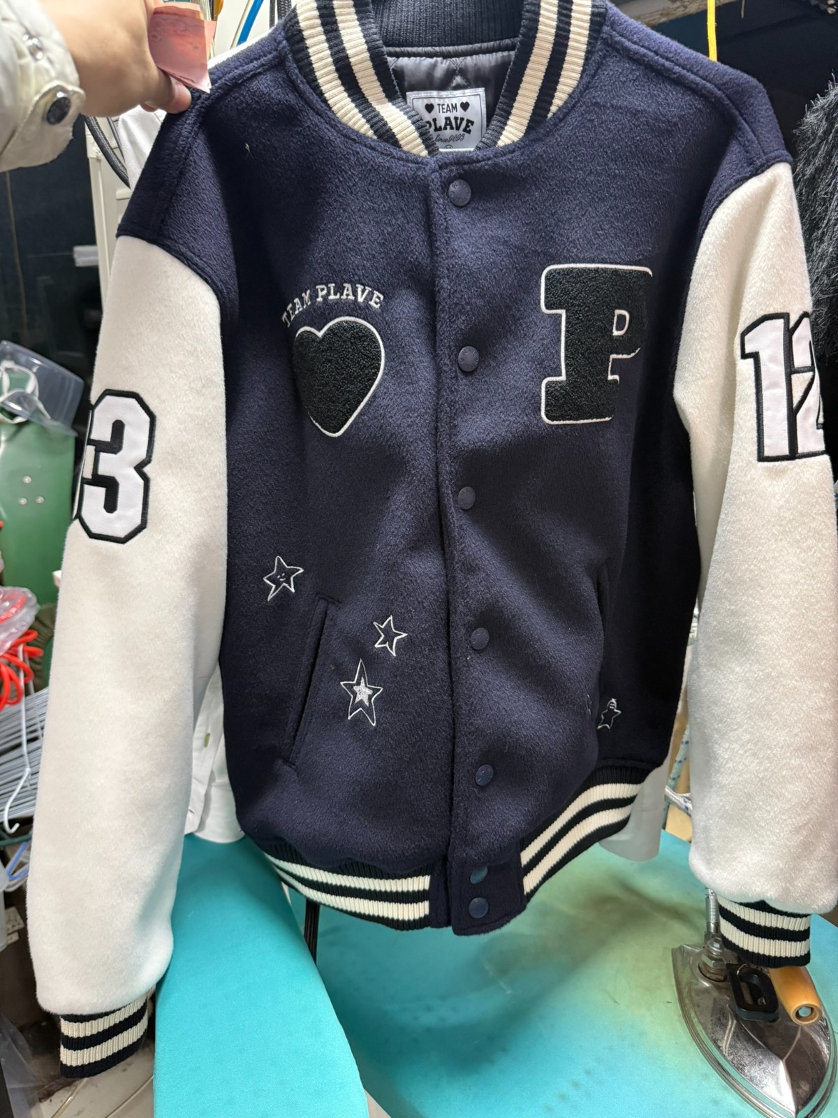 PLAVE噗哩棒球外套清洗