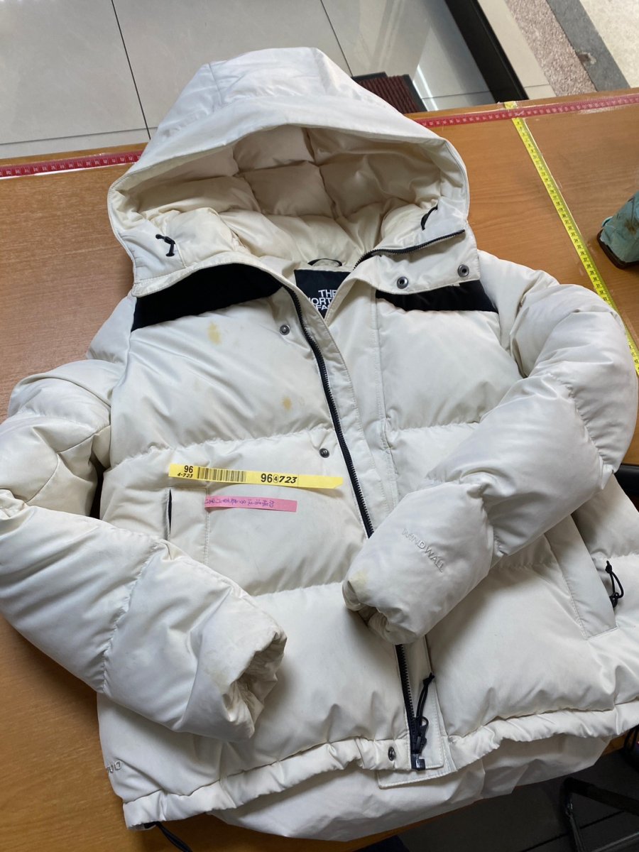 羽絨衣不明黃汙處理,與羽絨恢復蓬鬆