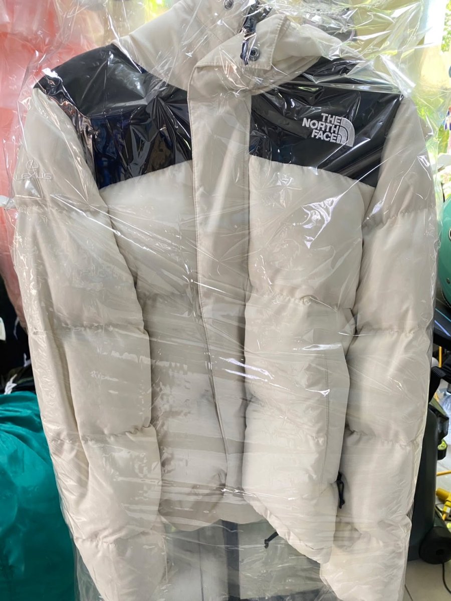 羽絨衣不明黃汙處理,與羽絨恢復蓬鬆